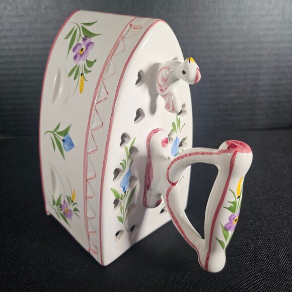 Vintage R.C.&CAL Juncal Porto de Mos, Portugal Iron Potpourri Sachet Holder #836 - Picture 1 of 9